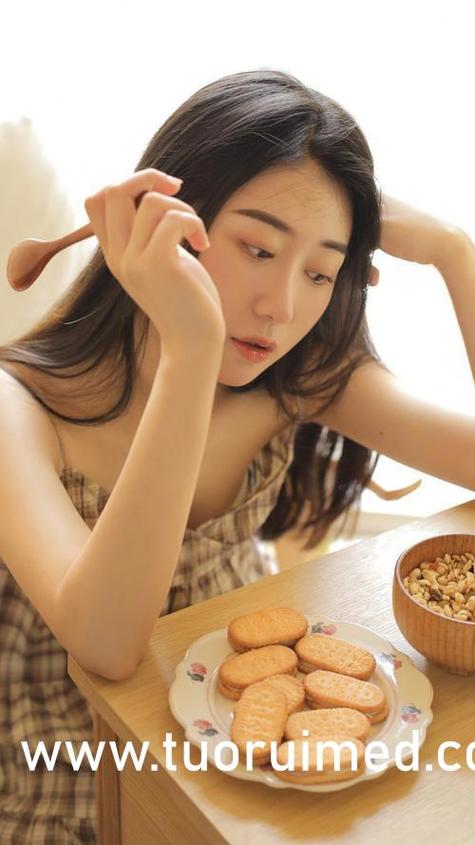 女生下面分泌物有点黄是什么原因的相关介绍