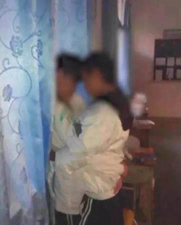操美女老师一整夜的相关介绍