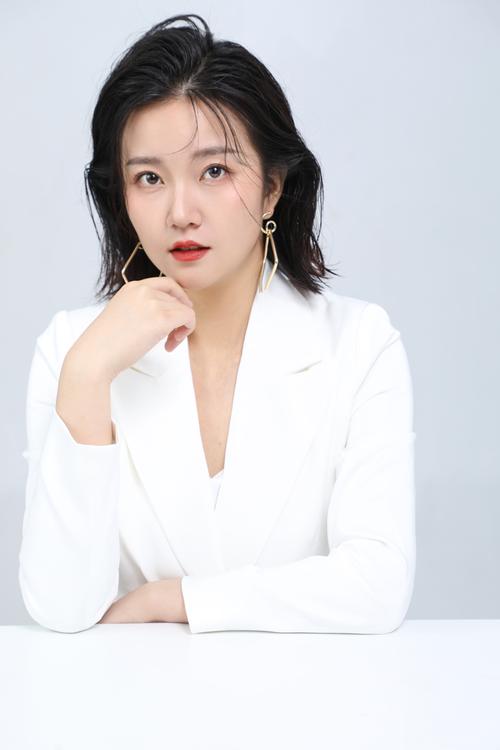 爆操美女老师完整版的相关介绍