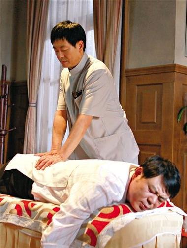 极品美女被男人操出白浆视频的相关介绍