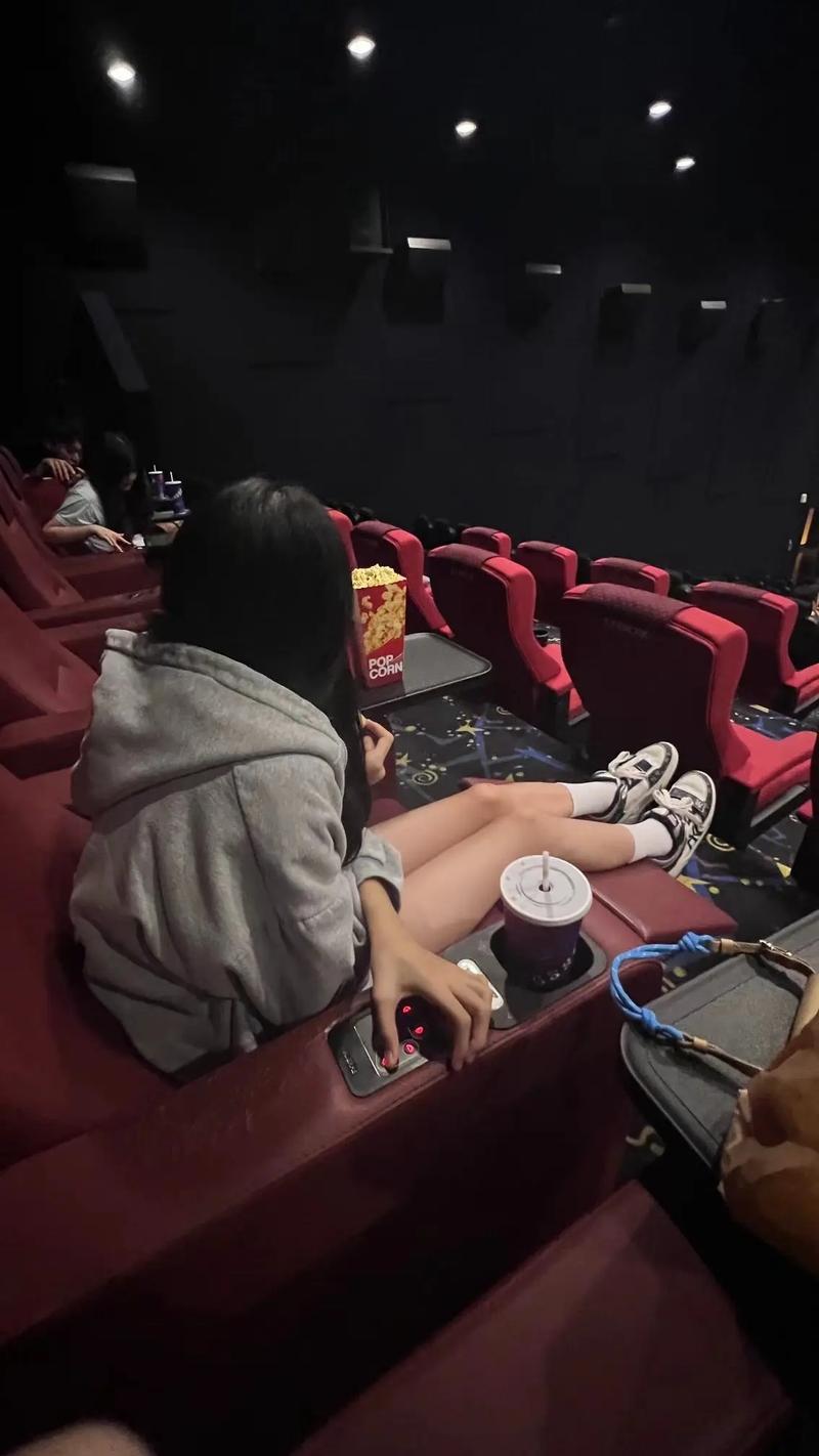 扒开美女 狂揉的相关介绍