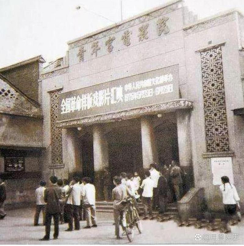 官场人妻被潜做爰的相关介绍
