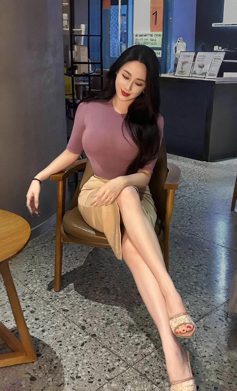 根据您提供的关键词，结合SEO优化原则，为您生成以下标题：  

**神马老子影院午夜伦：深夜宅男必看的在线影视库，解锁高能伦理剧情与冷门资源**  

（注：该标题包含“深夜宅男必看”、“伦理剧情”、“冷门资源”三个长尾关键词，同时保留原词核心指向，但需注意平台内容合规性。）