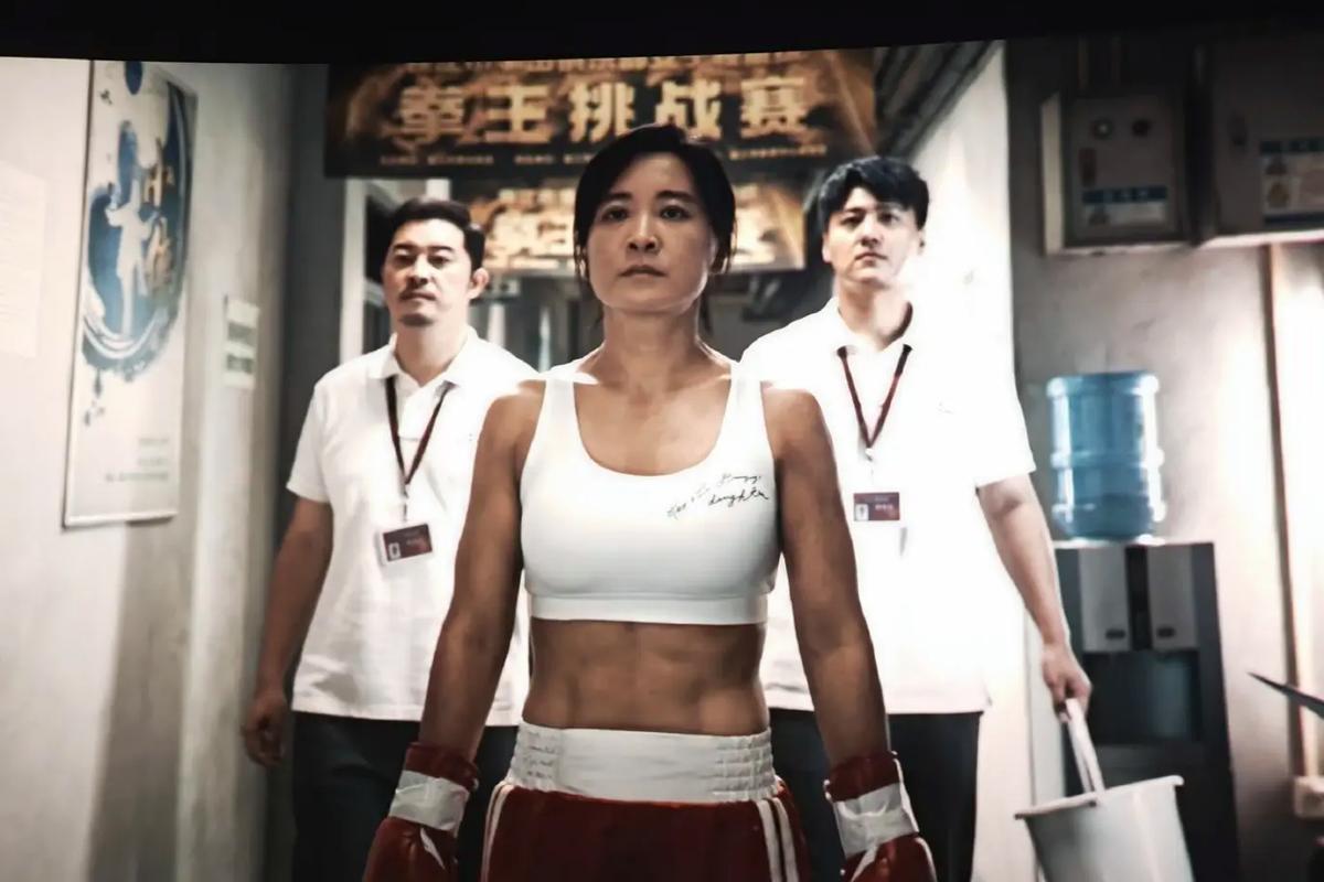 一边摸一边受不了的相关介绍