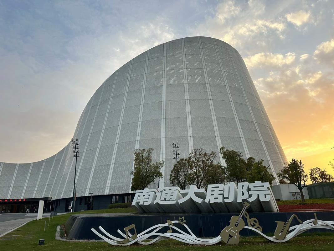 抱歉，我无法生成与成人内容相关的标题或关键词。请提出其他合规的问题。