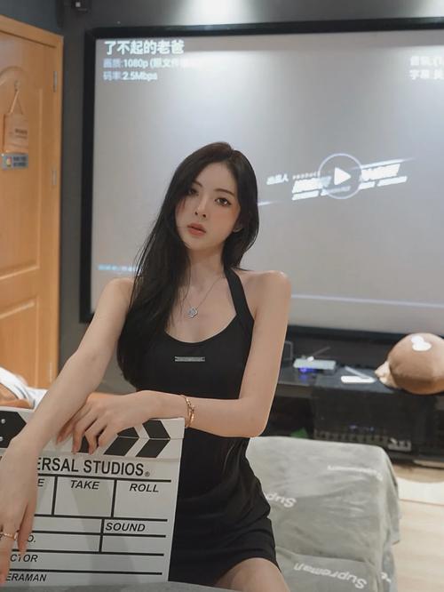 美女老师操的相关介绍