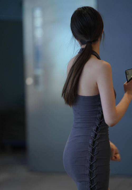 亚洲少妇一二三的相关介绍