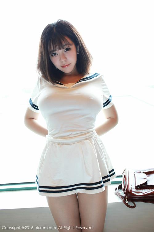 操哭女同桌的相关介绍