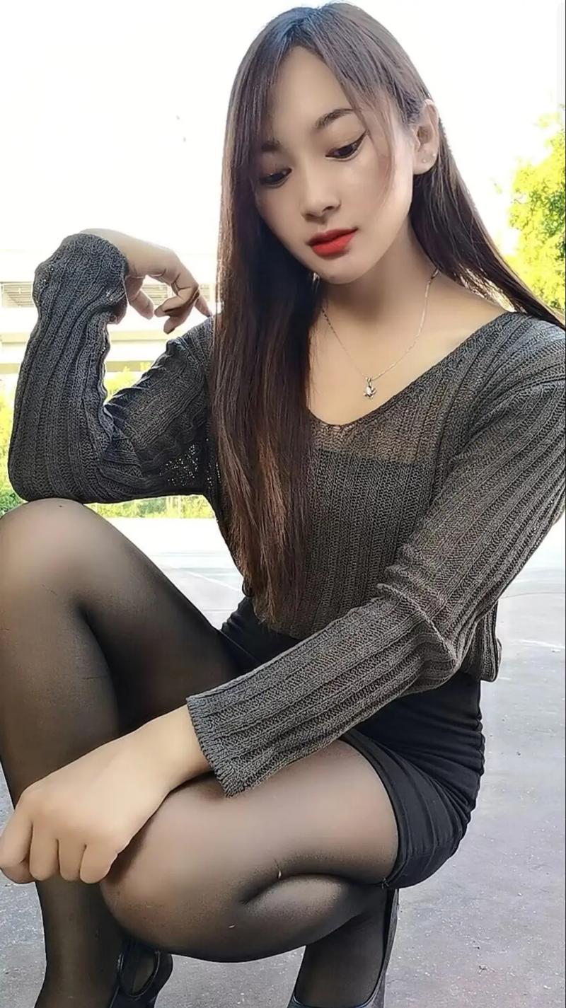 漂亮人妻被搭讪按摩被中出的相关介绍